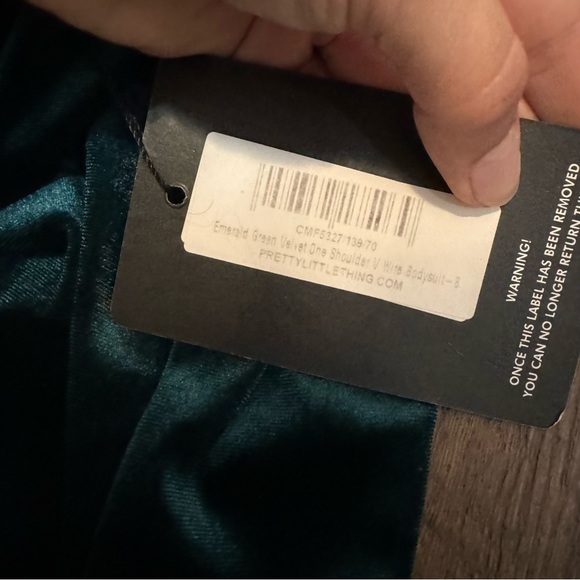 NWT Prettylittlething Tops Forest Green Velvet Long  Sleeve Bodysuit Size 4 - Picture 5 of 5